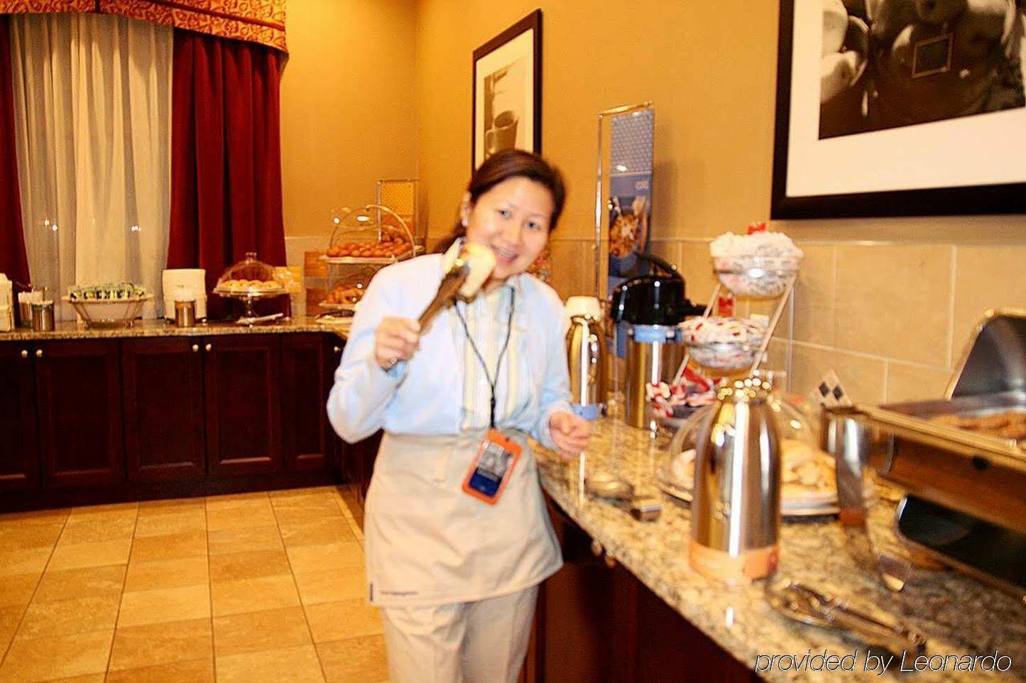 Hampton Inn & Suites By Hilton Edmonton International Airport Leduc Restoran gambar